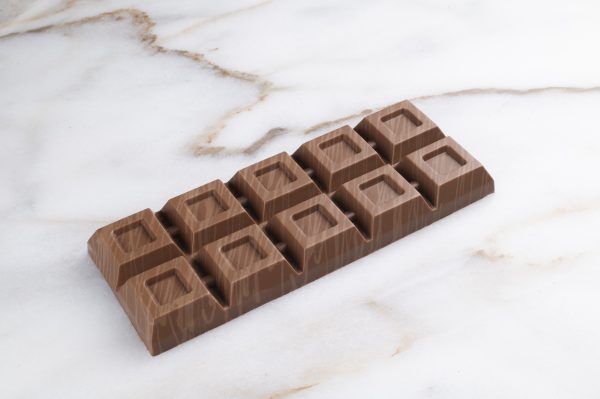 لوح شوكولا باللوتس والكنافة