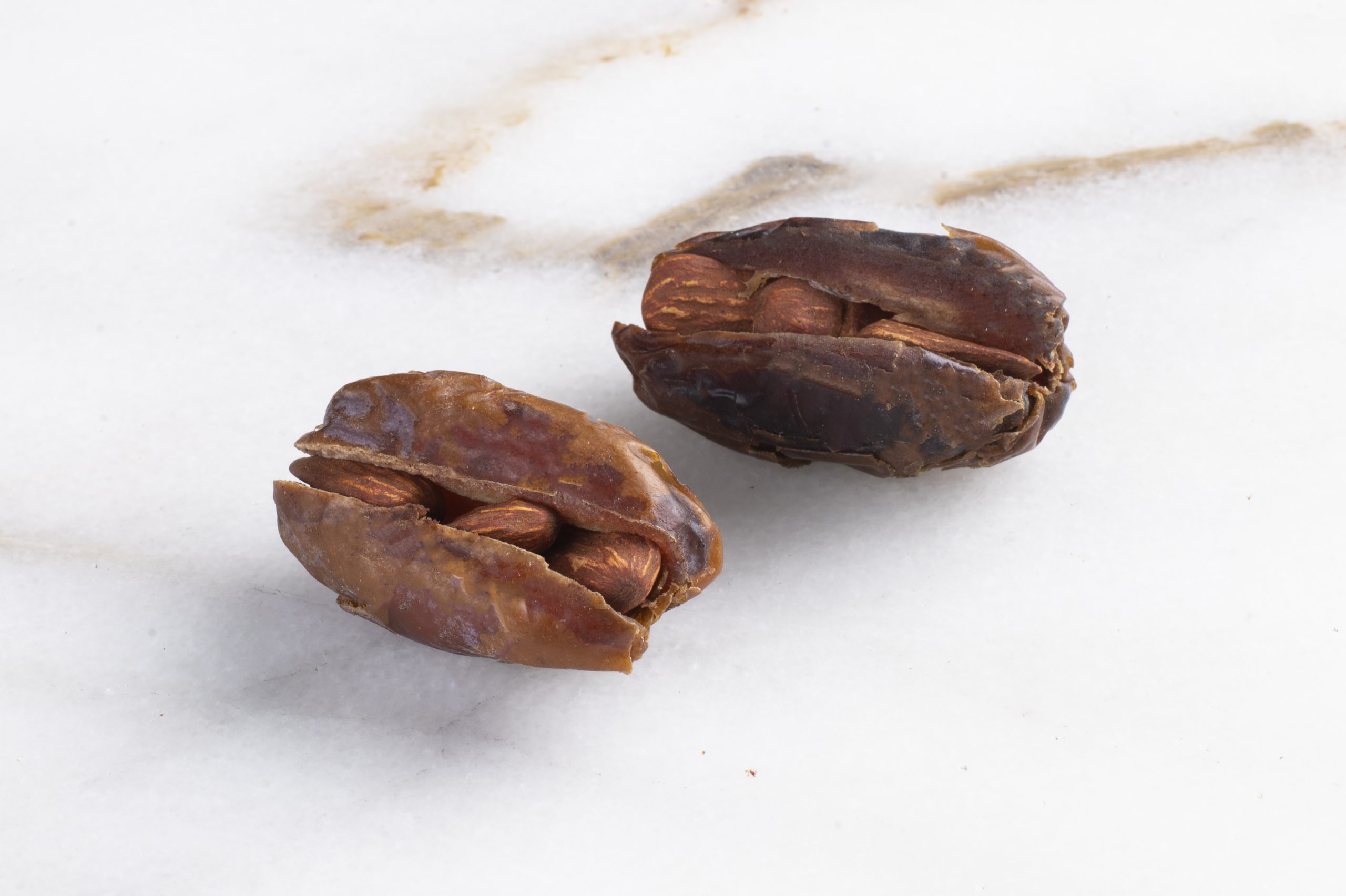 Almond Dates Ball