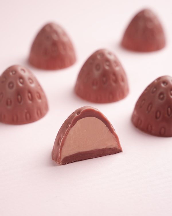 Rosy chocolate with strawberry cream